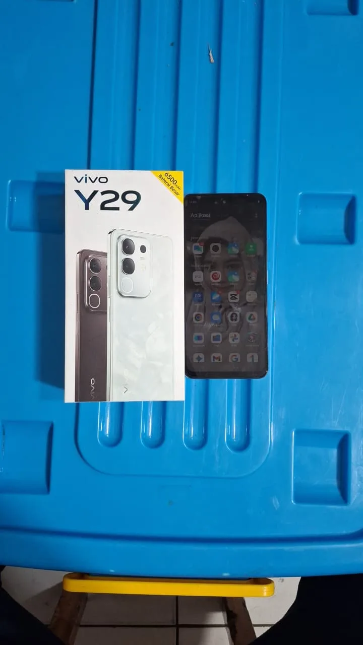 Vivo Y29 (Putih, 8GB/128GB)