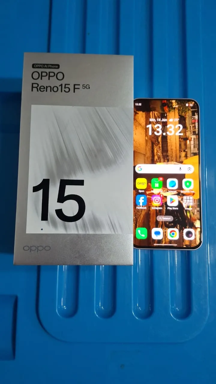 Oppo Reno15 F 5G (Putih, 8GB/256GB)